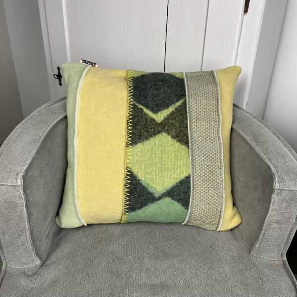 IMG_8602 2 Handgemaakt Kussen